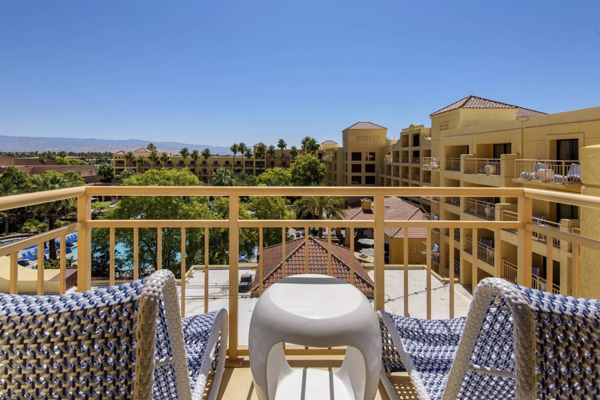 King Suite Pool View No Resort Fees,1643156256:JPEG