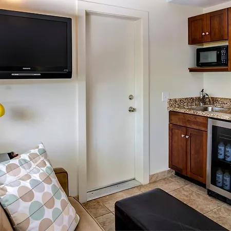 Avance Hotel-3